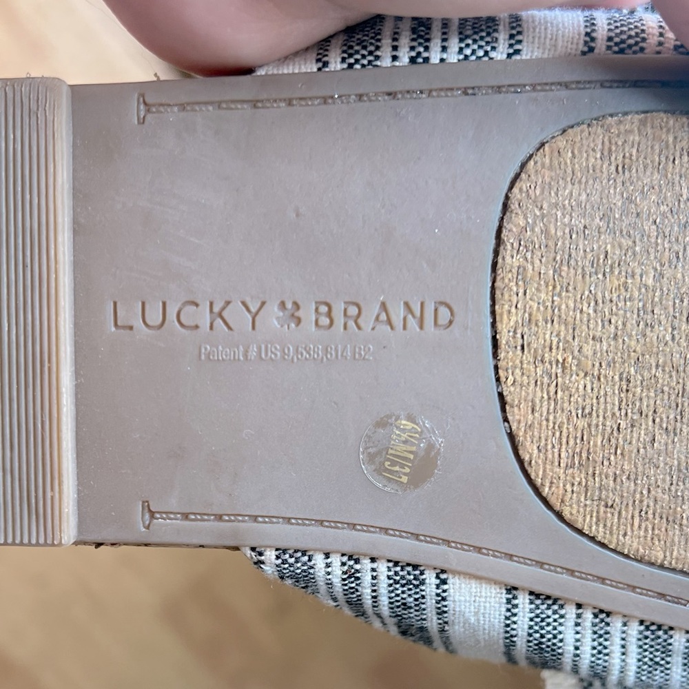 𐙚⋆˚✿˖° Lucky Brand Slide Sandal 𐙚⋆˚✿˖° - Picture 3 of 7